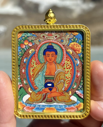 Amitabha Buddha-Patron Deity of those born in the Year of the Dog and Pig