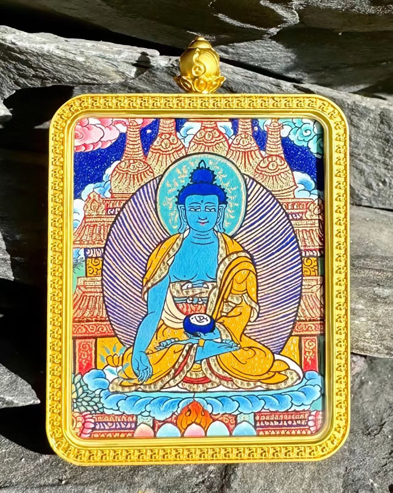 Medicine Buddha-Heals Body and Mind, Illuminates the Darkness of Ignorance